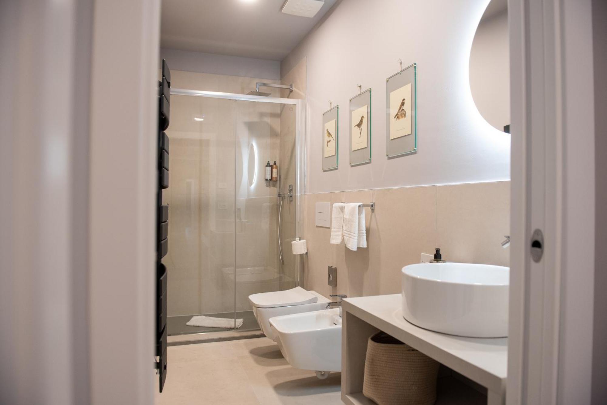 Regina Boutique Suites Trieste Esterno foto