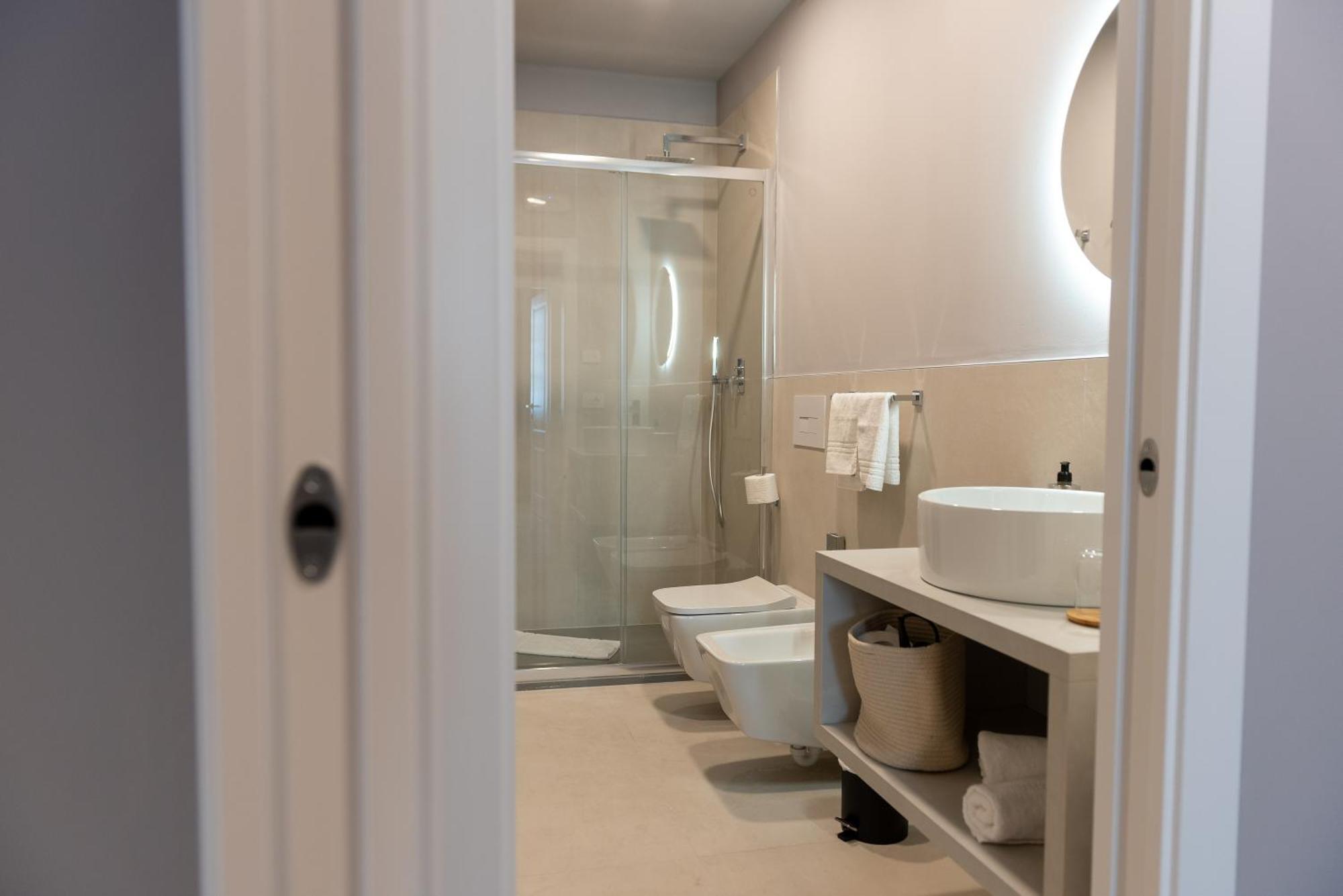 Regina Boutique Suites Trieste Esterno foto