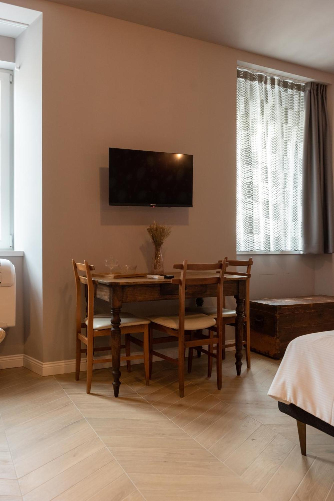 Regina Boutique Suites Trieste Esterno foto